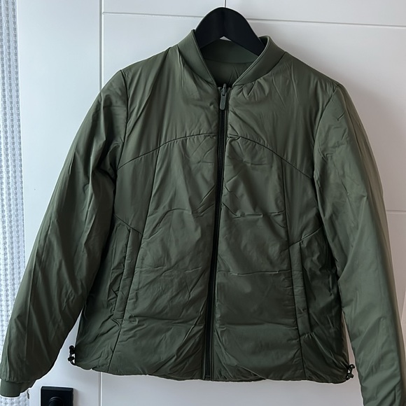 Lululemon Weightless Down Reversible Jacket - Picture 5 of 13